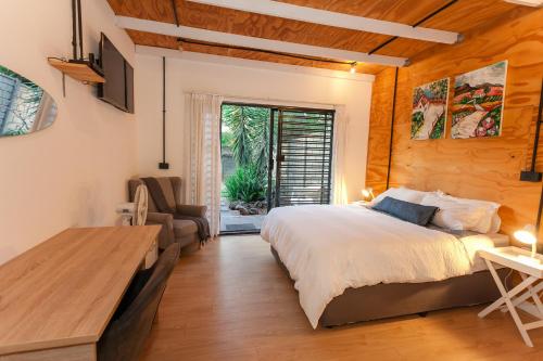 235 On Surrey Room Type - Deluxe Double Room with Balcony