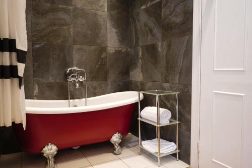 บริการและสิ่งอำนวยความสะดวก, รูธิน คาสเซิล โฮเทล แอนด์ สปา (Ruthin Castle Hotel and Spa) in รัททิน