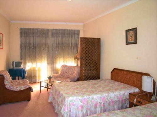 2 double beds
