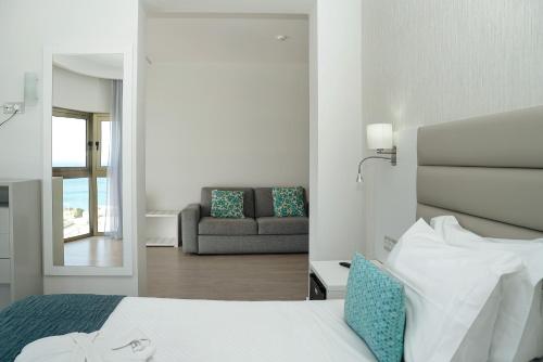 Carvi Beach Hotel - image 8