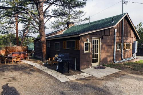 Triple R Cottages- 8 cabin