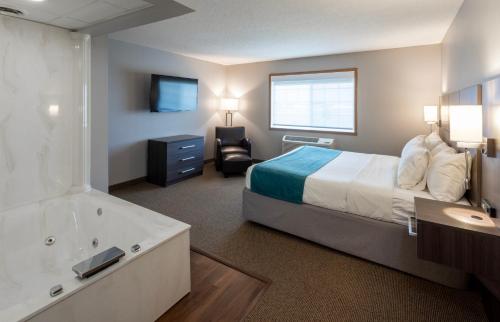 Paynesville Inn & Suites