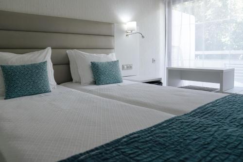 Carvi Beach Hotel - image 4