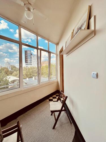 City Center Unirii Square Private rooms with City View - Shared Amenities 5