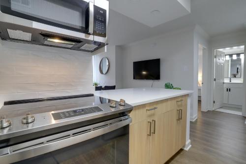 Modern & Charming Apt With Rooftop @pentagon City, Arlington (photo 2)
