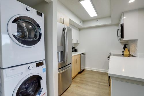 Modern & Charming Apt With Rooftop @pentagon City, Arlington (photo 6)