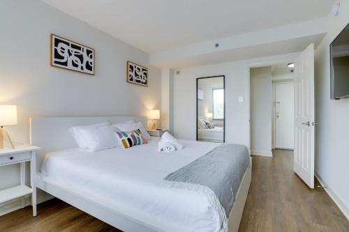 Modern & Charming Apt With Rooftop @pentagon City, Arlington (photo 3)