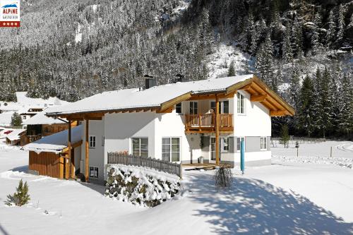 Ferienwohnung Larcher, Unterkunft in Sankt Leonhard im Pitztal