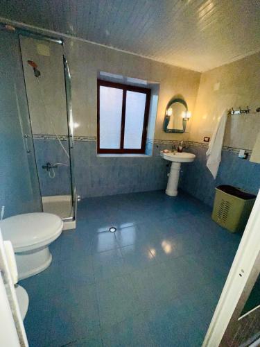 Budget Double Room image 3
