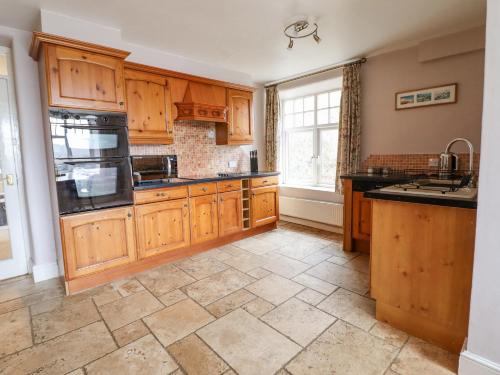 Exterior view, Is Y Deri in Harlech