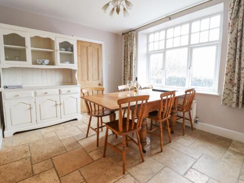 Exterior view, Is Y Deri in Harlech