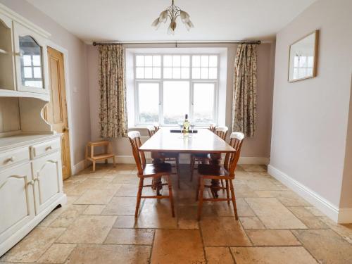 Exterior view, Is Y Deri in Harlech