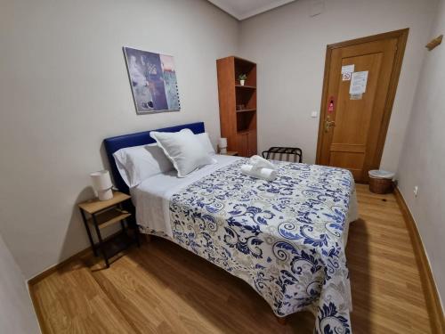 Double Room with Shared Bathroom room in Pension Loinaz