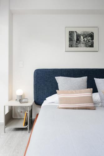 1 queen bed, 1 sofa bed