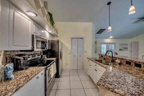 Villa Sip N Dip - Roelens Vacations - image 14
