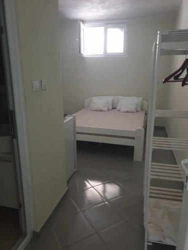 Double Room image 10