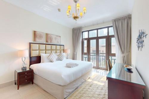 Vacationer Holiday Homes I One 1 Bed with Dubai Fountain View I Souq Al Bahar, Дубай (фото 2)