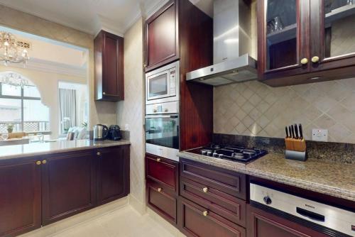 Vacationer Holiday Homes I One 1 Bed with Dubai Fountain View I Souq Al Bahar, Дубай (фото 8)