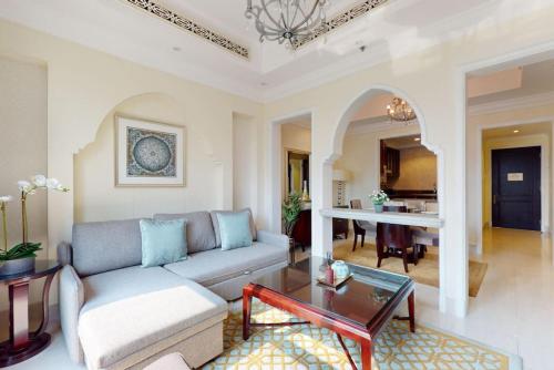 Vacationer Holiday Homes I One 1 Bed with Dubai Fountain View I Souq Al Bahar, Дубай (фото 7)