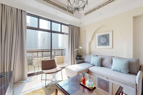 Vacationer Holiday Homes I One 1 Bed with Dubai Fountain View I Souq Al Bahar, Дубай (фото 3)