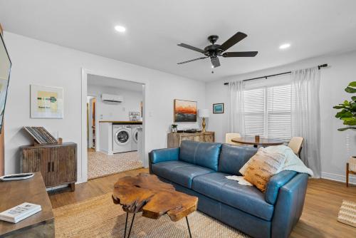 Mid-City Bungalow - Pet Friendly