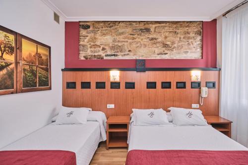 Hotel Entrecercas Room Type - Standard Triple Room