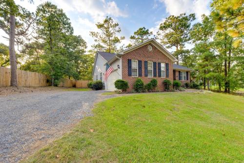 Pet-Friendly Pinehurst Home with Deck - Near Golf