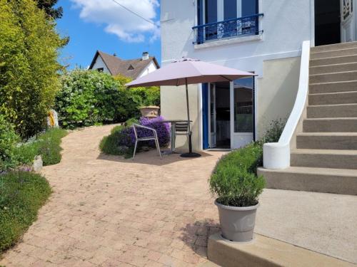 Dans maison individuelle : Appartement en rez-de jardin avec entrée indépendante - Location saisonnière - Corbeil-Essonnes