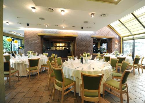 餐廳, Hotel Senas Namas in 阿利圖斯