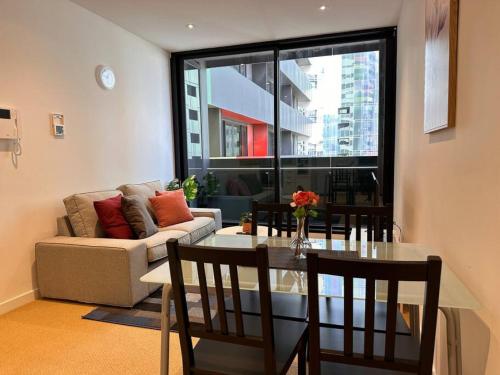 Cozy 2BR Apt In City near Melbourne uni and RMIT