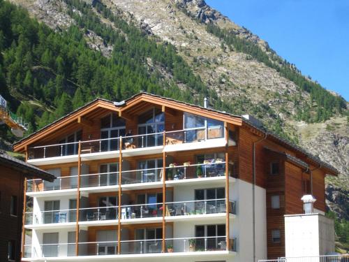 Good Value Apartments by Mountain Exposure - image 6