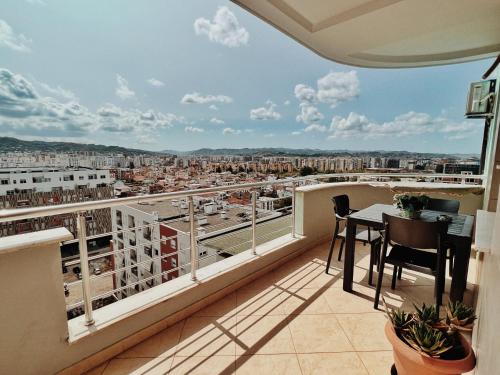 Cozy Rooftop Apartment - Your home, away from home!, Tirana (Foto 3)