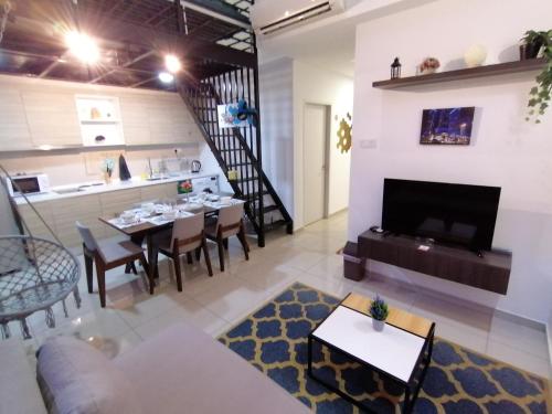 Duplex 3R2B Condo with lots of entertainments around!, Klang