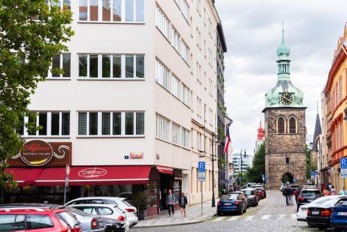 Four Trees - main image