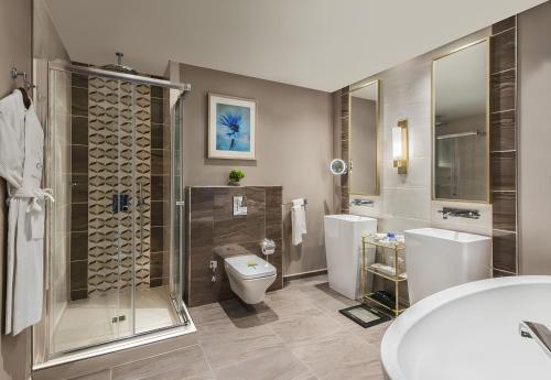 room detail thumbnail 2