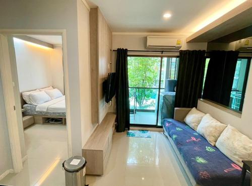 LPN Cha-am Beachfront Wifi 10m toBeach 1BR ติดทะเล