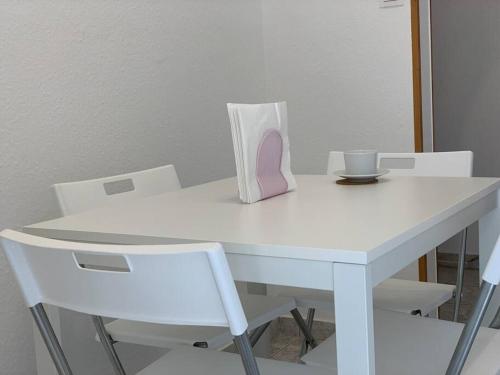 Charming Private Rooms in a Great Location - image 8