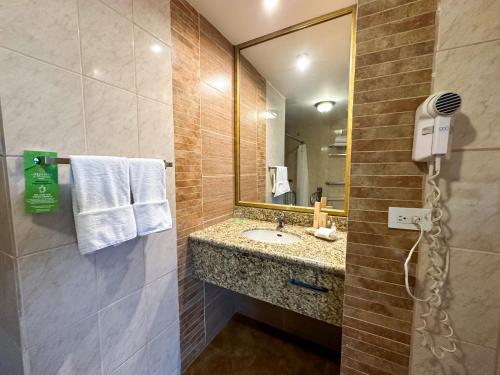 489565591 La Quinta by Wyndham Quito
