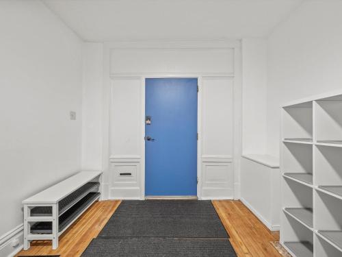 Oakland/University @H Bright and Stylish Private Bedroom with Shared Bathroom near Carnegie Mellon Egyetem