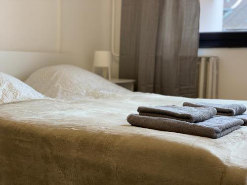 Charming Private Rooms in a Great Location - image 8