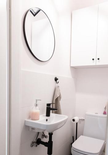 ClickTheFlat Krucza City Center Apart Rooms, Warschau (Foto 11)