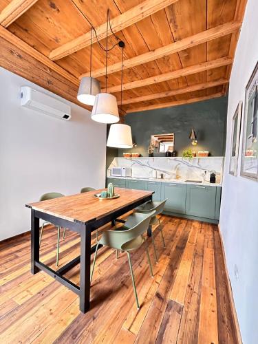  La Loggia dei Mercanti, Ferienwohnung in Cuneo