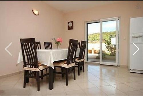  Apartments Pašman in Banj