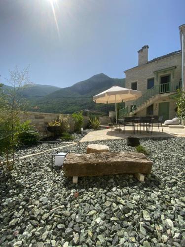 숙소 외관, Aristi boutique stonehouse with attic in 아리스티