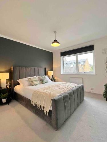 BEAUTIFUL WINDSOR 2 BED, PERFECT LOCATION, 5 Mins Walk to Centre, Free Parking, Legoland, Ascot, Windsor (foto 5)