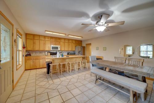 Lake Eufaula Retreat with Boat Slip and Fireplace! in Stigler, USA