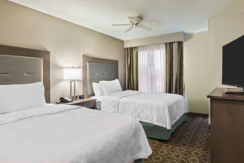 2 bedrooms, 4 beds