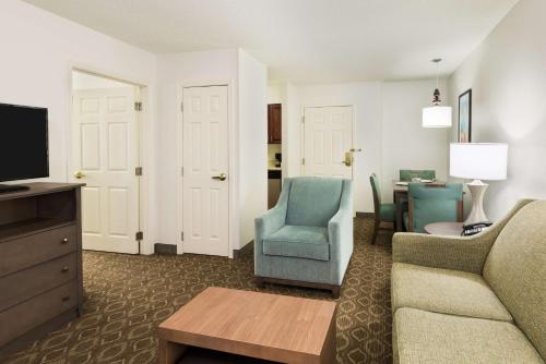 Homewood Suites Baton Rouge - image 8