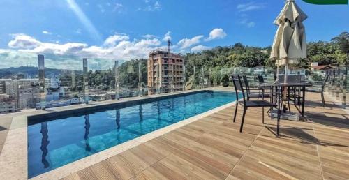 Charmoso Apartamento ao lado da OKTOBERFEST e Vila Germânica!