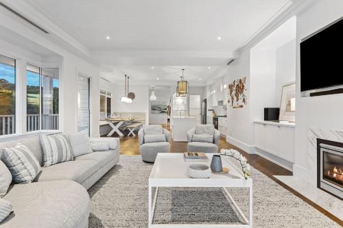 Hamptons Elegance Views Pool & Spa